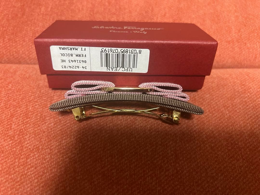 【新品未使用品】サルヴァトーレフェラガモ　リボンバレッタ