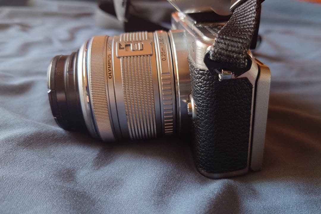 M*w様 OLYMPUS pen lite E-PL3 ミラーレスカメラ シルバ