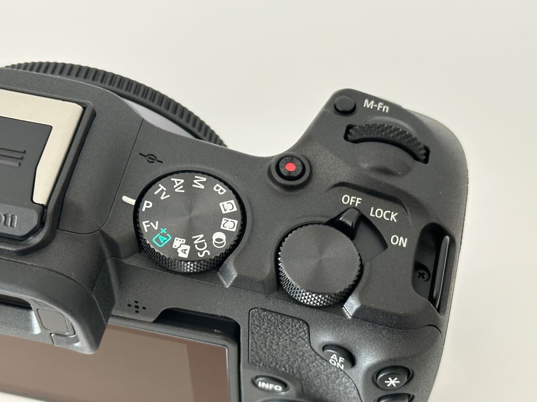 【美品】Canon EOS R8 ボディ / ショット数279枚