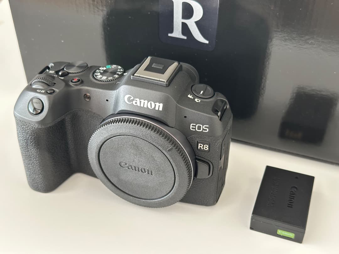 【美品】Canon EOS R8 ボディ / ショット数279枚