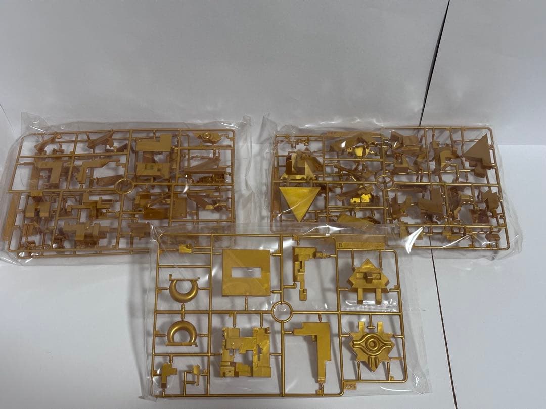 遊戯王　千年パズル　黄金櫃　プラモデル