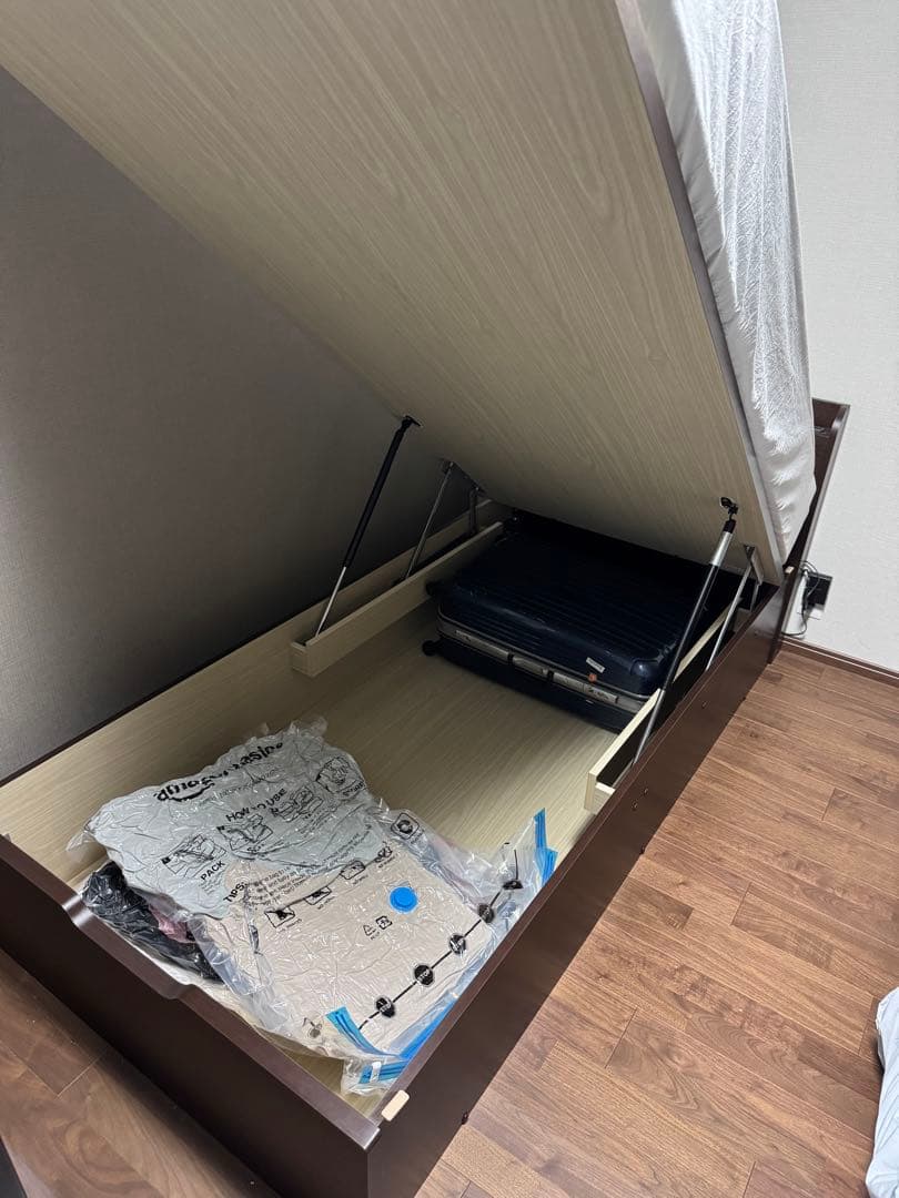 【オシマレジャパン】送料込　シングルベッドフレーム+マットレスセット