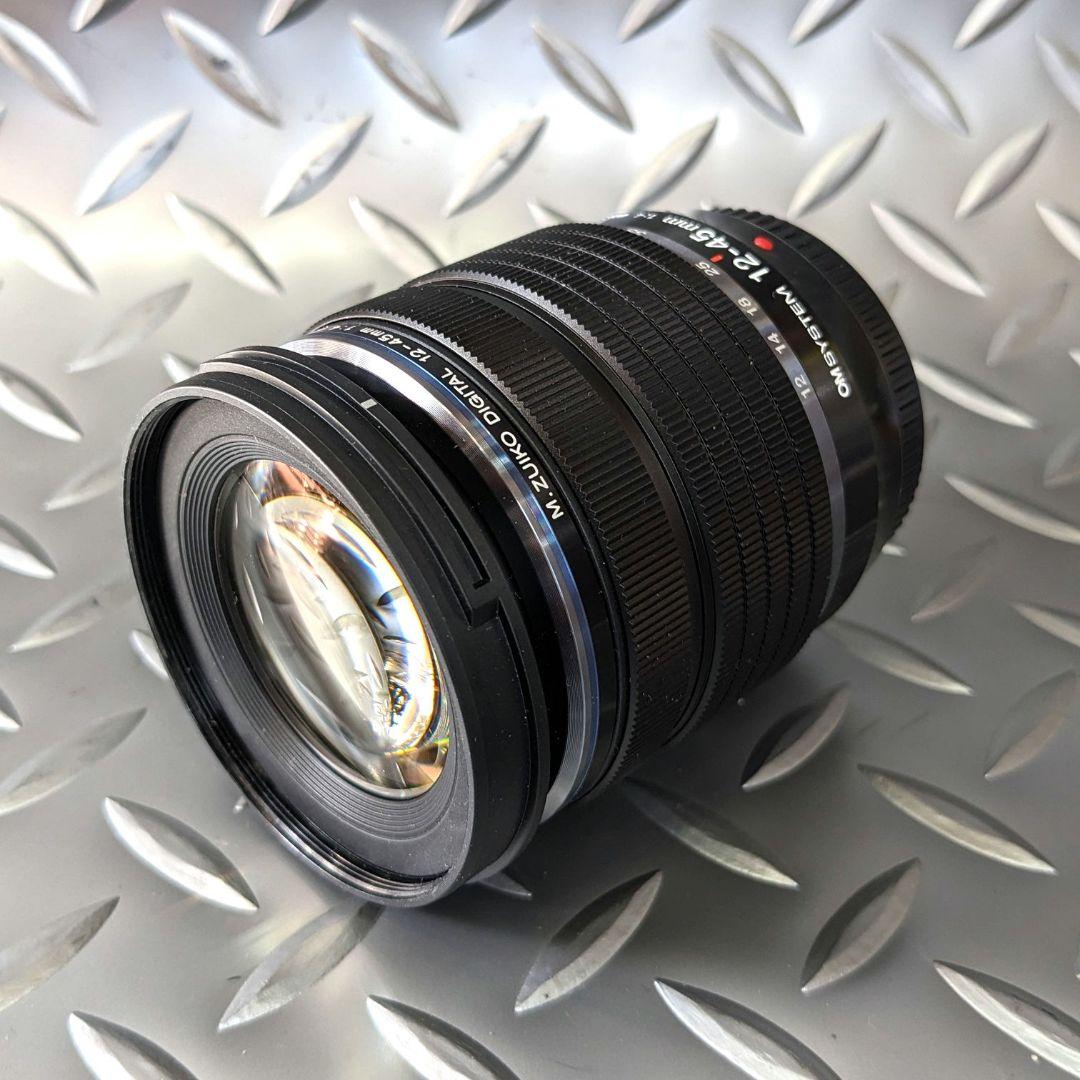 OM SYSTEM M.ZUIKO DIGITAL ED 12-45mmレンズ