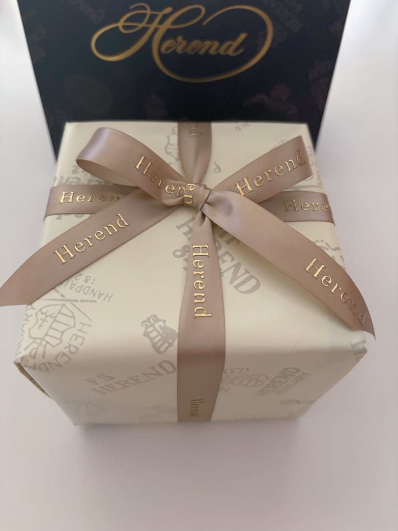 ヘレンド　新品未使用　ウイーンの薔薇シンプル　 ラウンドボックスリボン