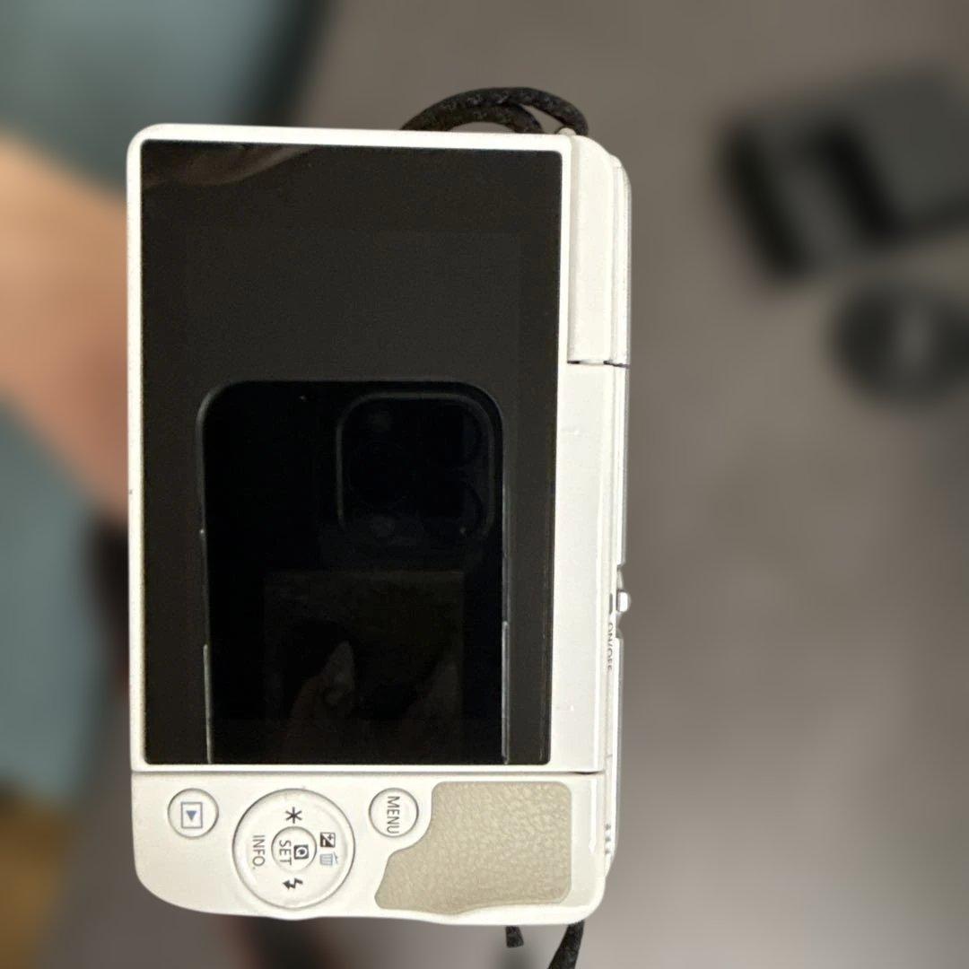 【美品】Canon 一眼レフカメラミラーレス✨《EOSM10》