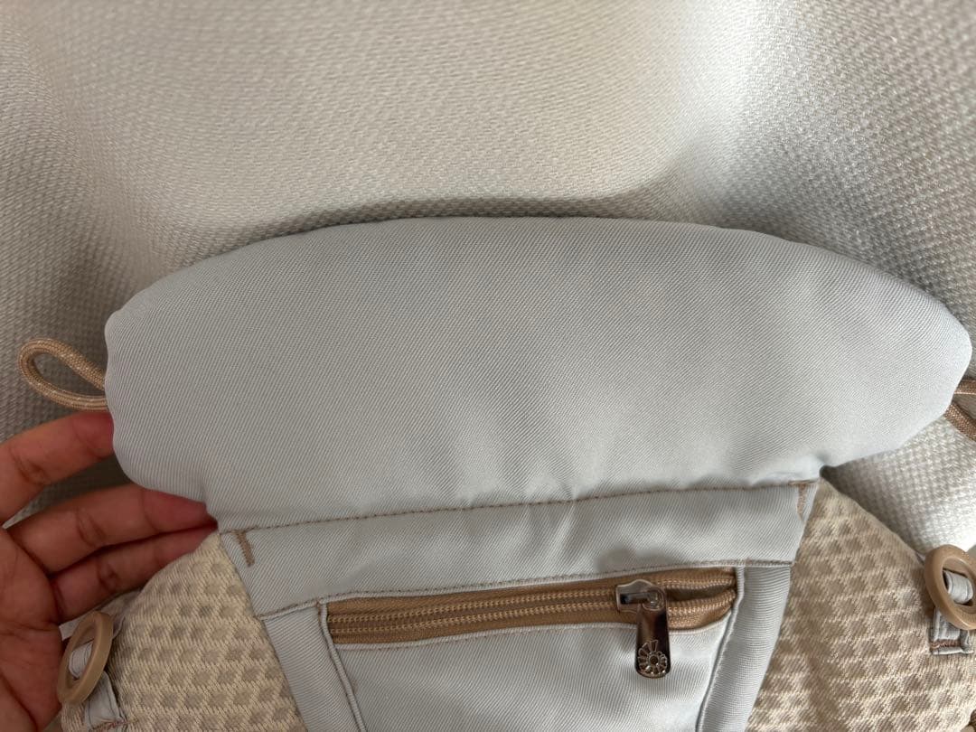 エルゴ　抱っこ紐　オムニブリーズ　サンドベージュ