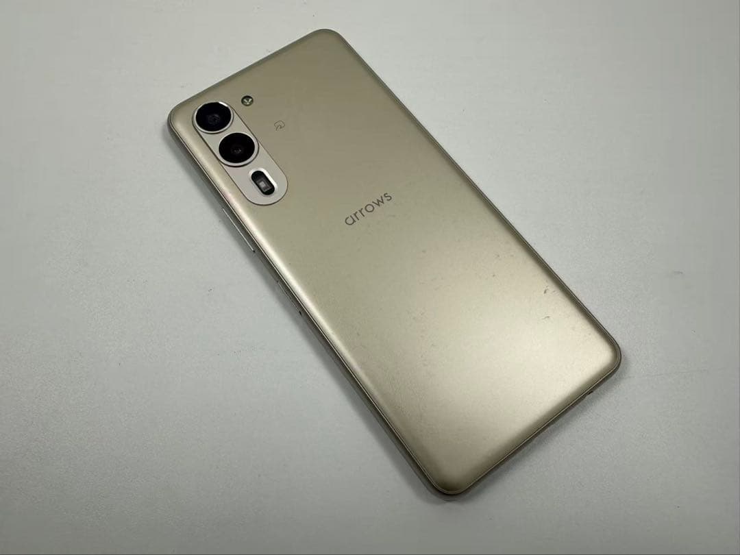 Arrows We2 Plus F-51E 256GB シャンパンシルバー