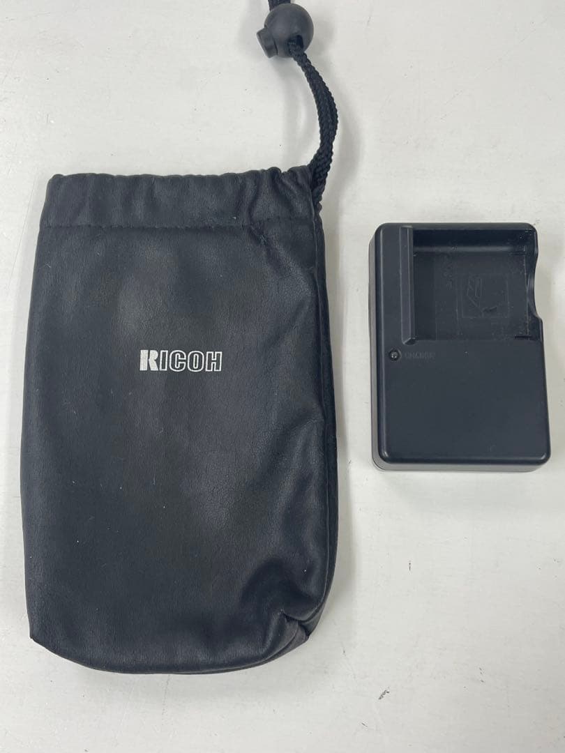 RICOH GR DIGITAL 2　コンパクトデジタルカメラ　オールドコンデジ