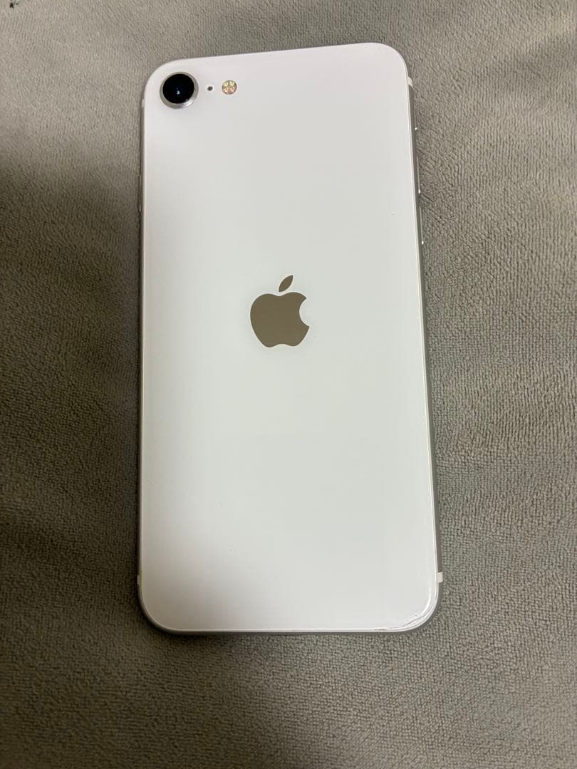 Apple iPhone SE 第2世代　64GB iOS 18.5
