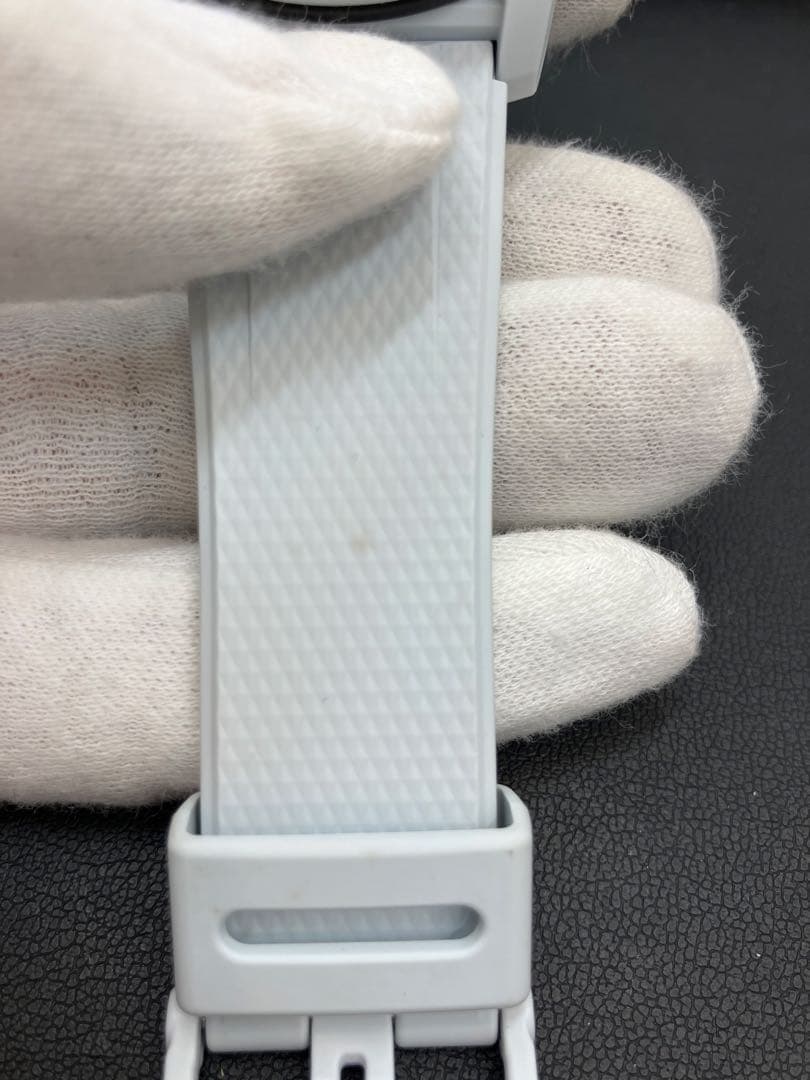 CASIO G-SHOCK GA-2000 カーボンコアガード ホワイト