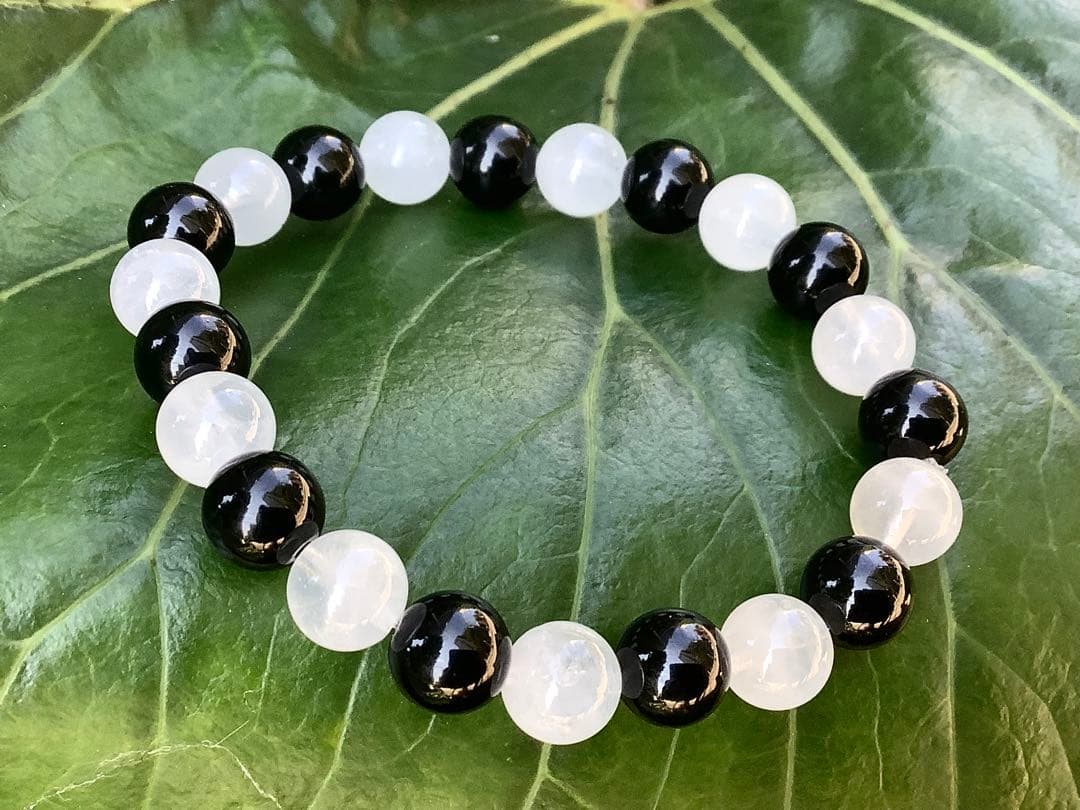 ✳希少貴重の黒平水晶*白黒ブレスレット‼️高品質を安価出品　おまとめ買い大歓迎‼️