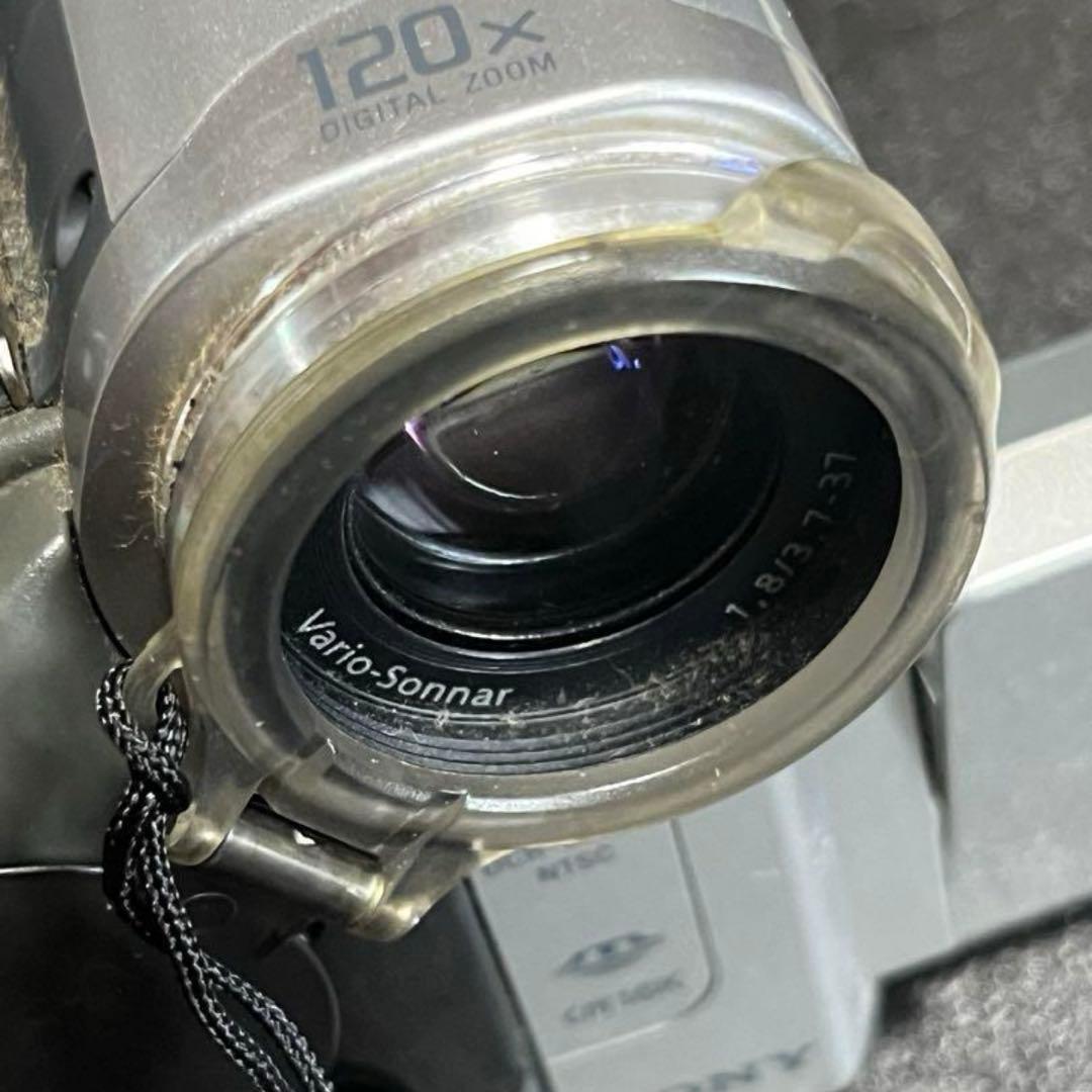 Sony Handycam ビデオカメラ DCR-TRV33