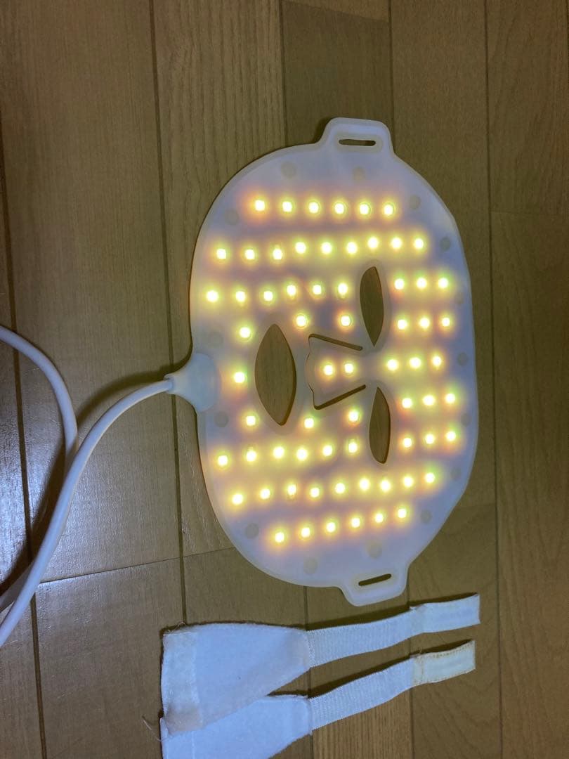 Aduro LEDフェイスマスク ホワイト 美顔器