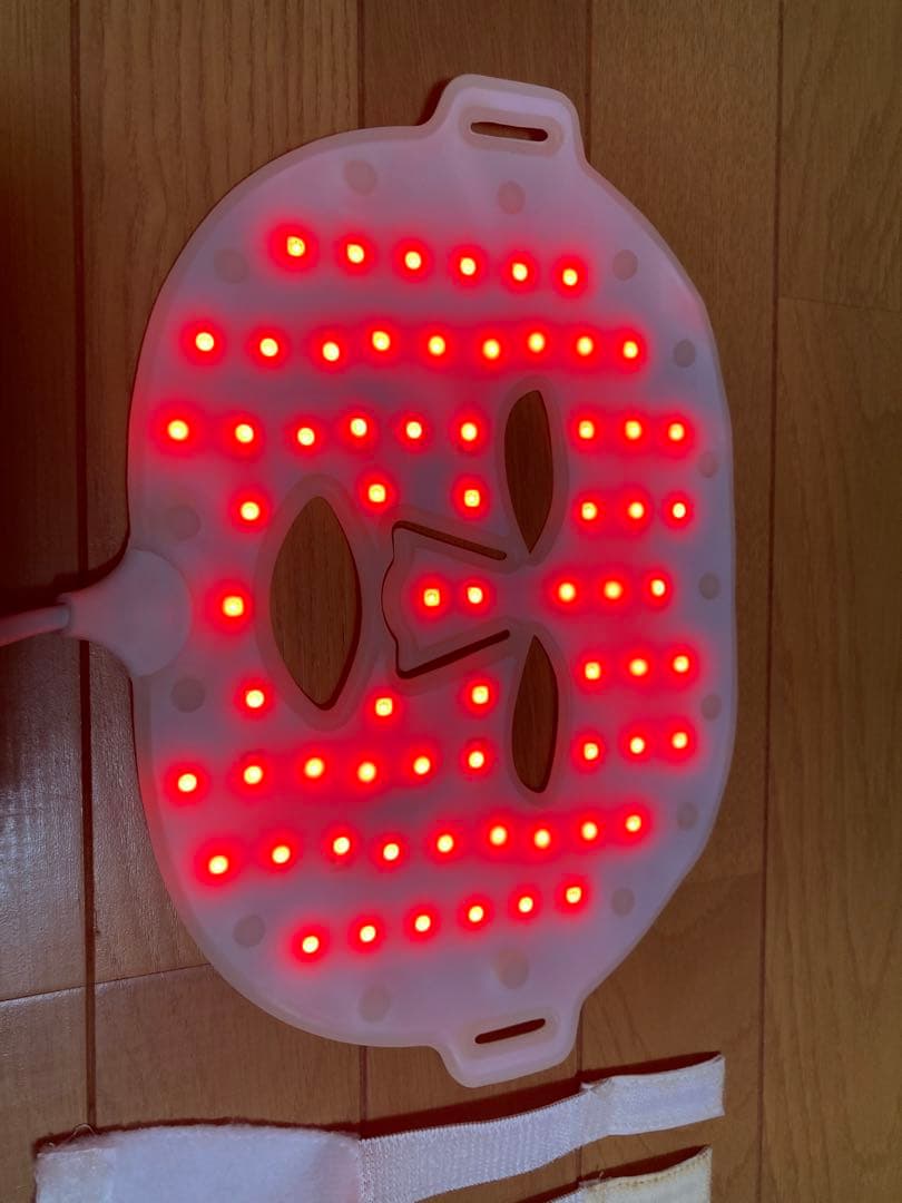 Aduro LEDフェイスマスク ホワイト 美顔器