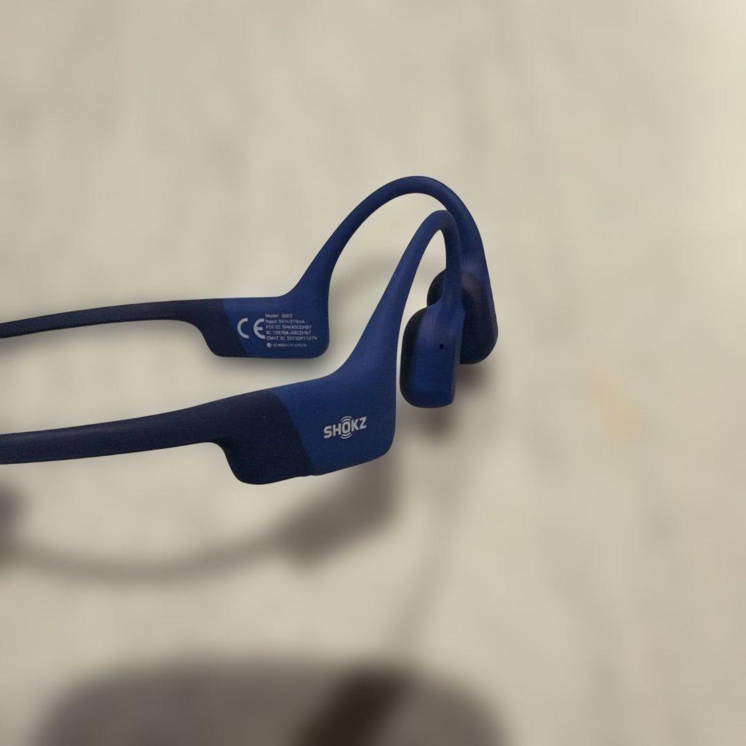 【新品】SHOKZ OPENRUN 骨伝導イヤホン　ブルー