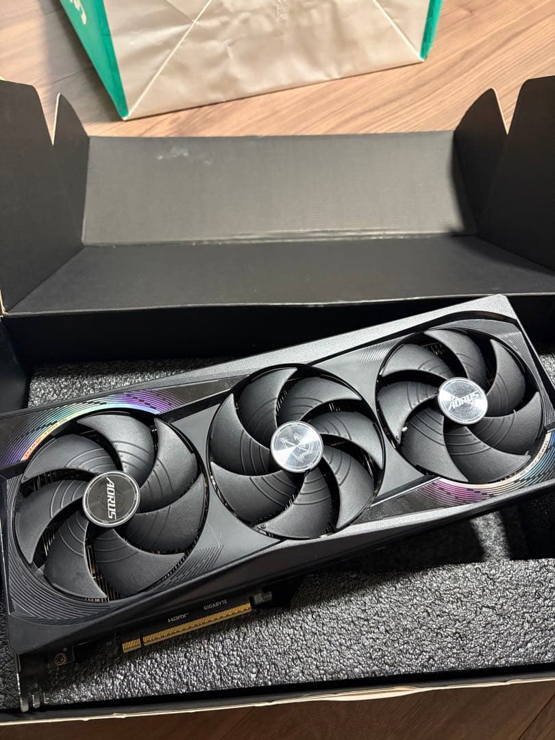 グラフィックボード・グラボ・ビデオカード RTX5090 Gigabyte Aorus master