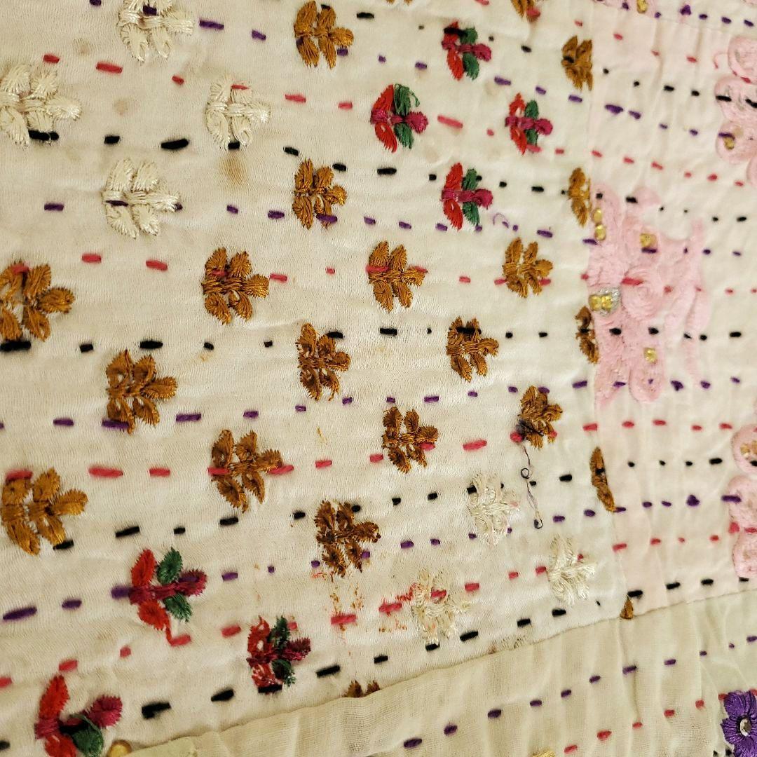 パッチワーク刺繍マルチカバー　ラリーキルト　シングルベッドi
