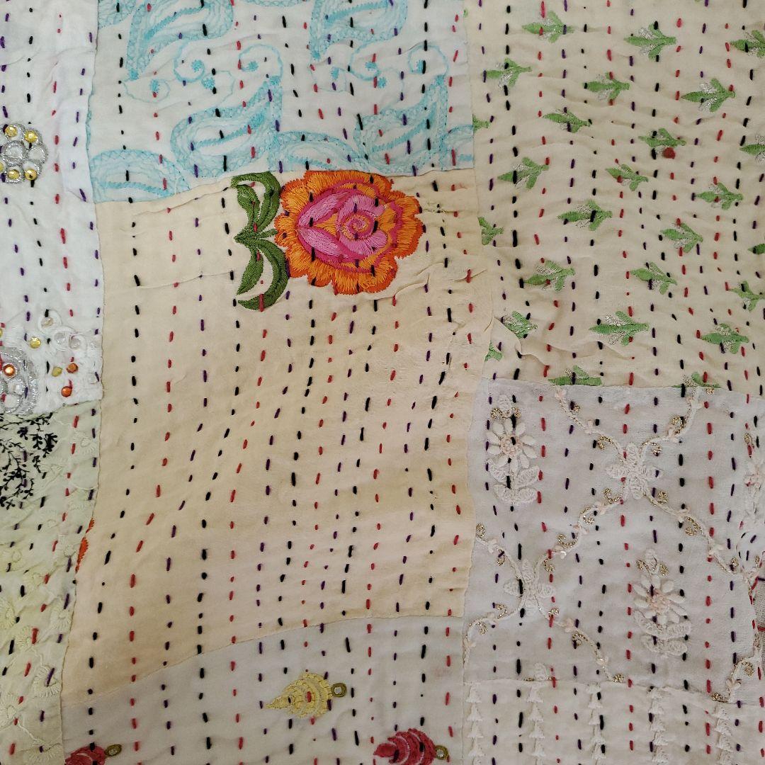 パッチワーク刺繍マルチカバー　ラリーキルト　シングルベッドi
