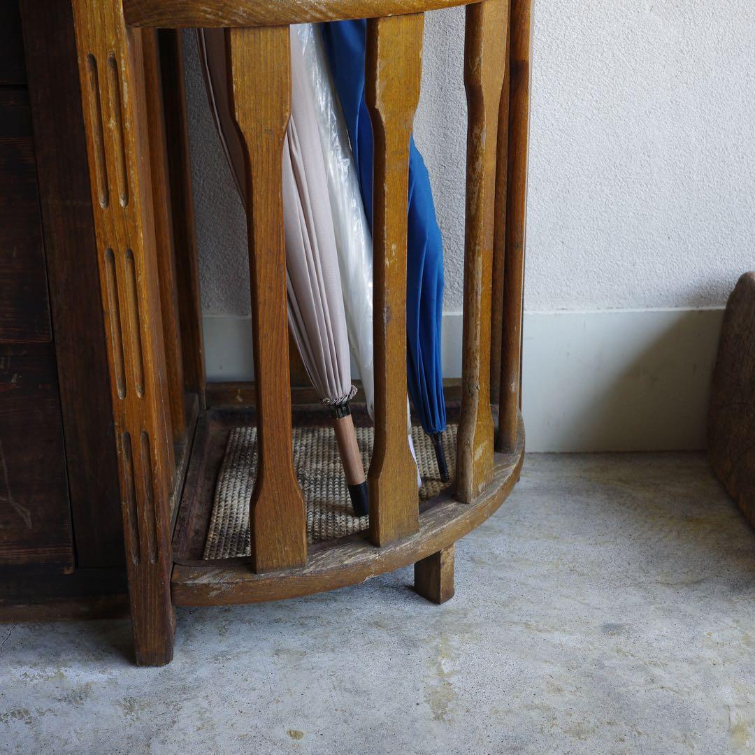 古家具　上品なコーナー型の傘立て