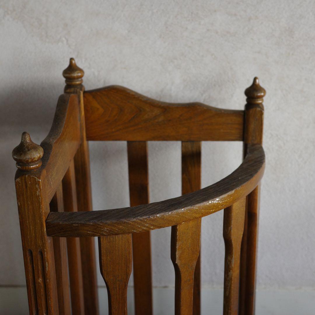 古家具　上品なコーナー型の傘立て