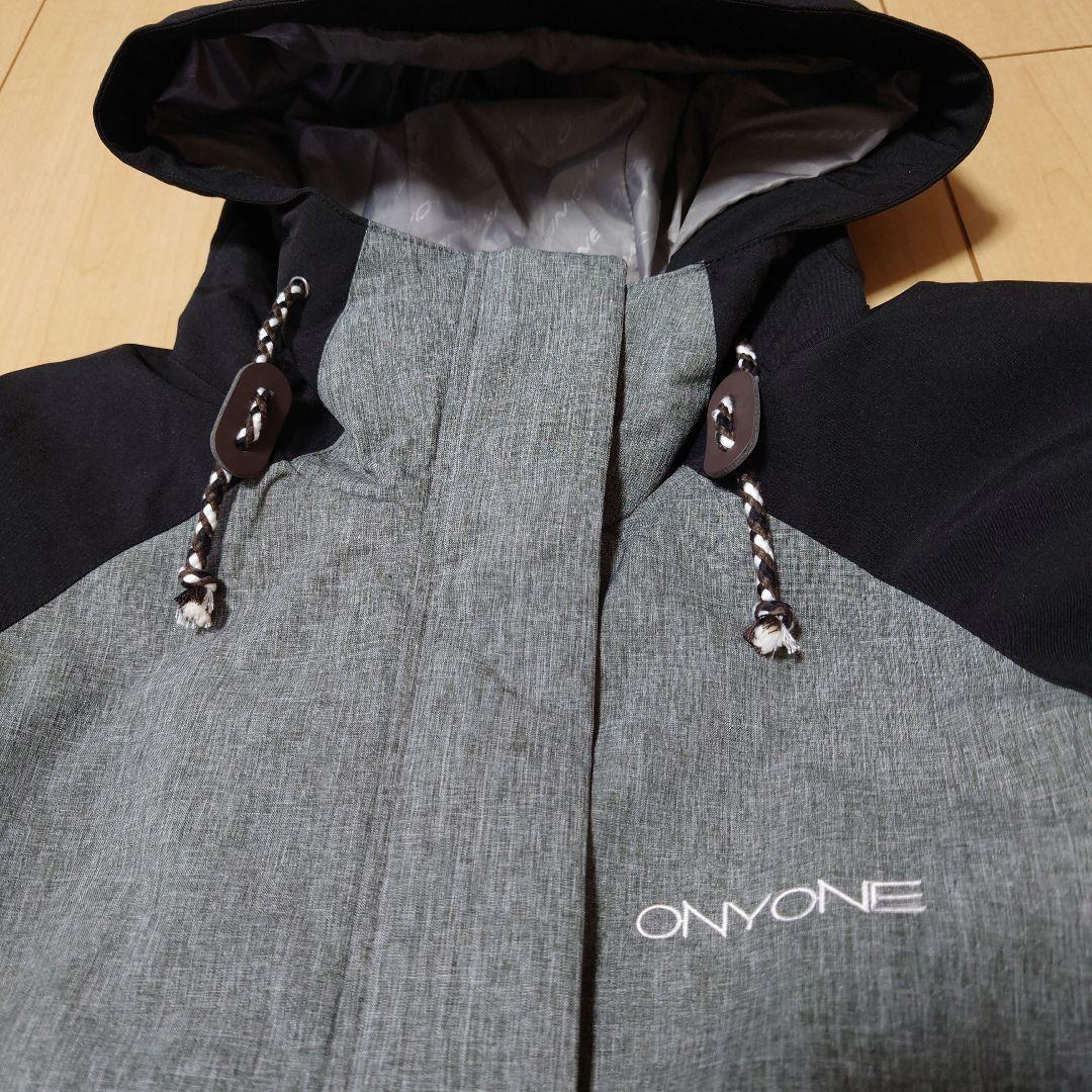 【極美品】ONYONE/オンヨネ　スキーウェア上下セット　スノーボードウェア