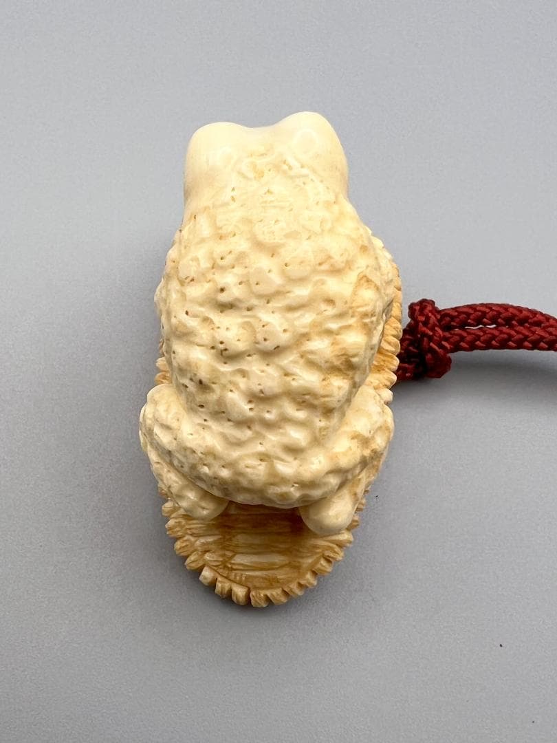 印籠 時代 三段 緒締 提げ物 草履に蛙根付 在銘 細密細工 重量約49g