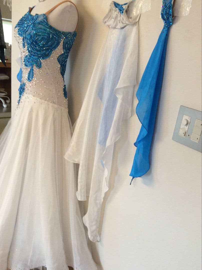 アオイプロデュース製 白 社交ダンス スタンダードドレス 中古 競技 デモ