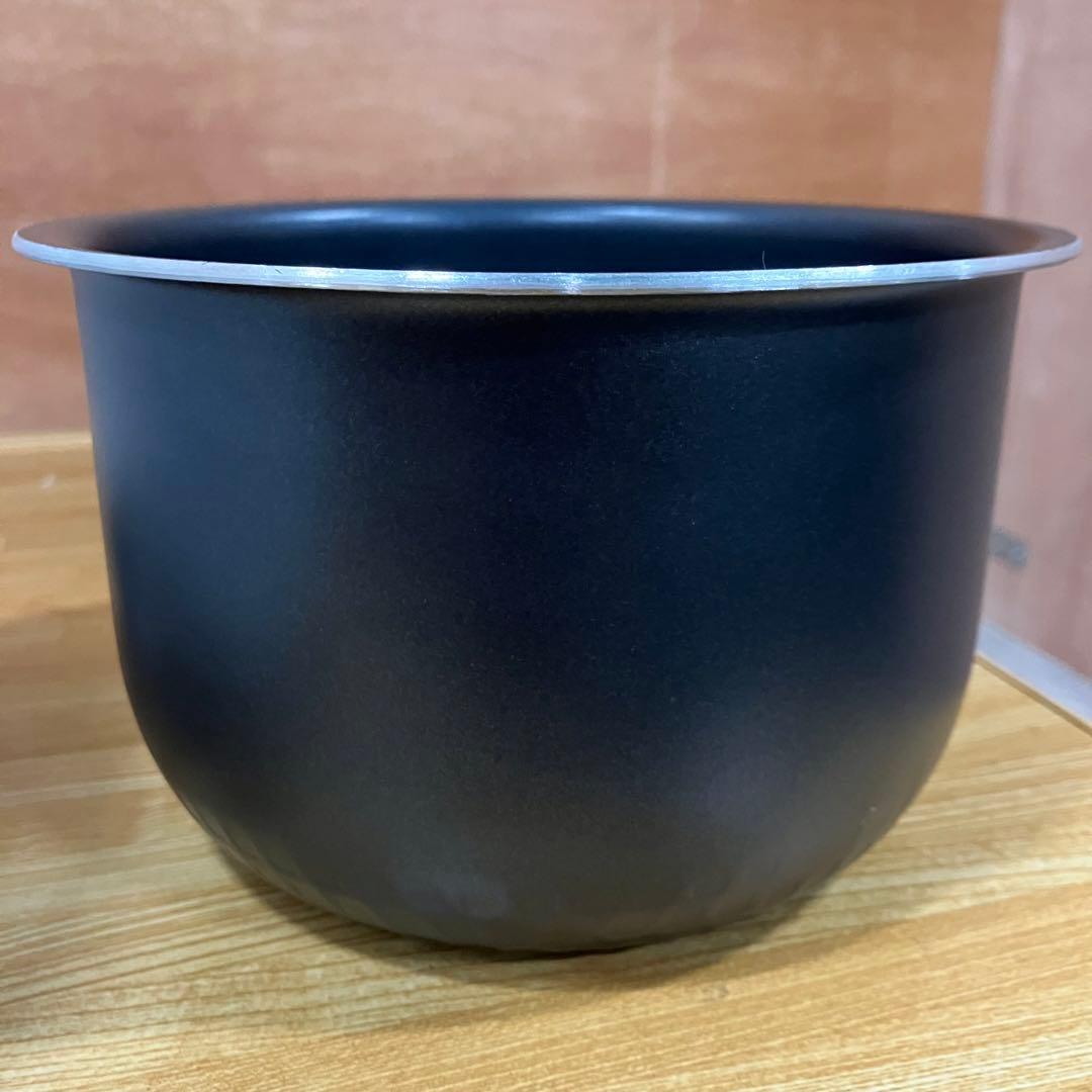 一都三県限定　配送設置無料　炊飯器　YAMADA 2023年製　3合