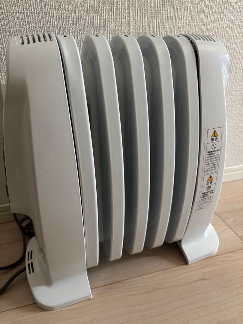De'Longhi ミニオイルヒーター NJ0505E