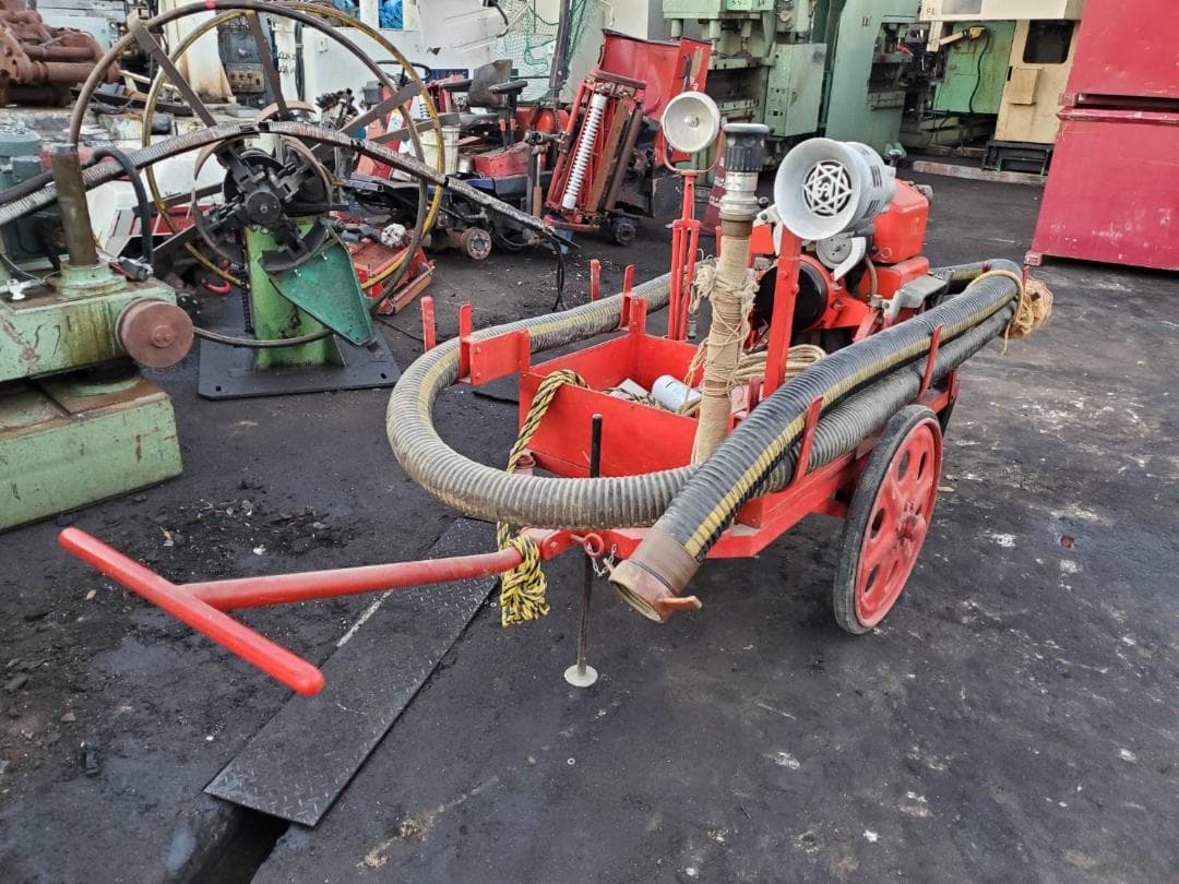 手漕き式消防車ポンプ車　懐かしい　レトロ 　手押し消防車　TOHATSU50