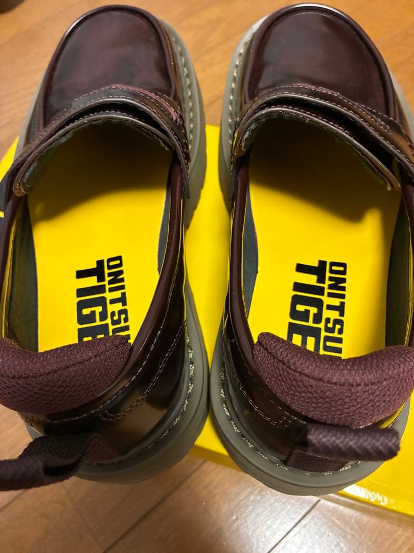 め*ん様 ONITSUKA TIGER TIGER LOAFER ブラウン　26
