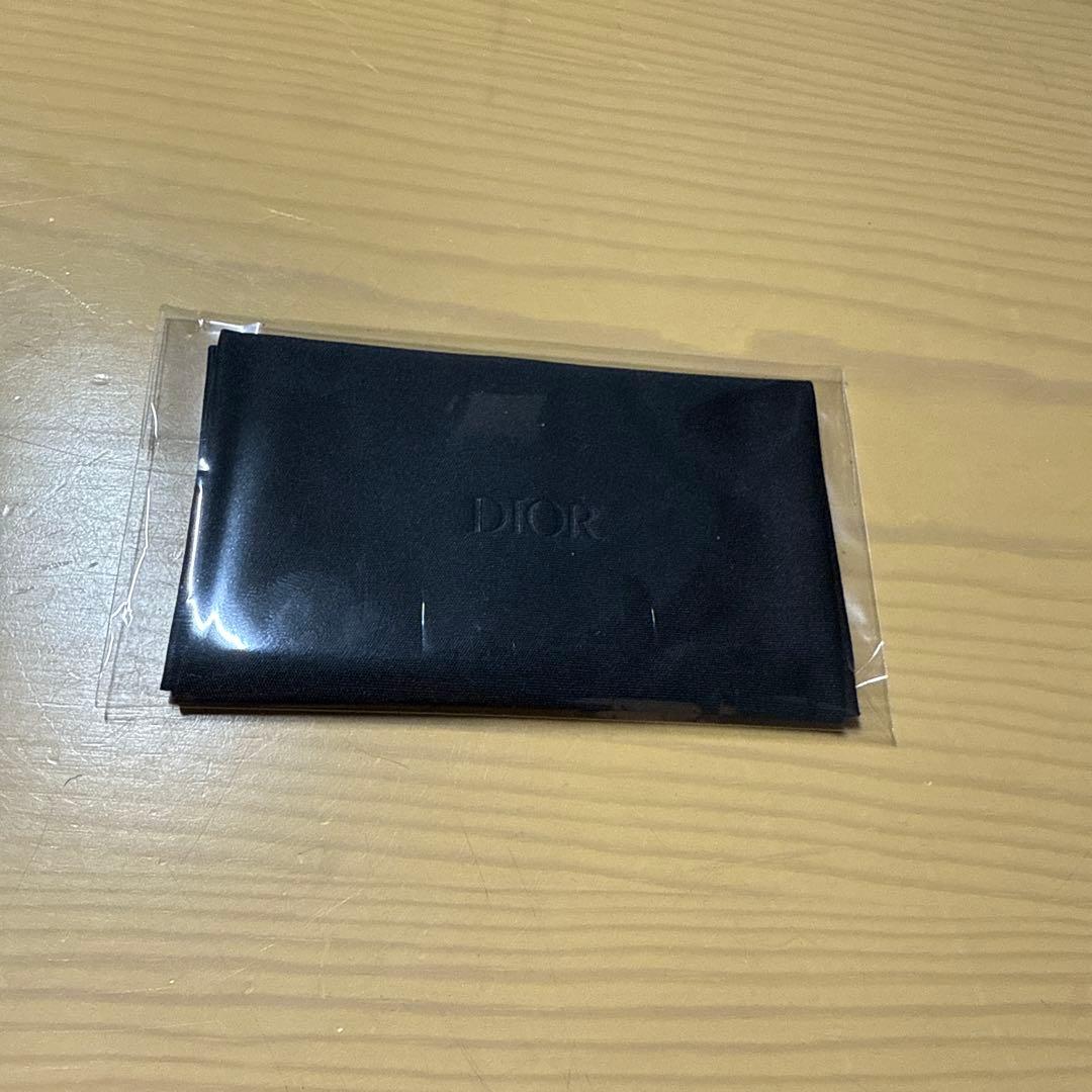 Dior オーバル型ユニセックスサングラス ブラック