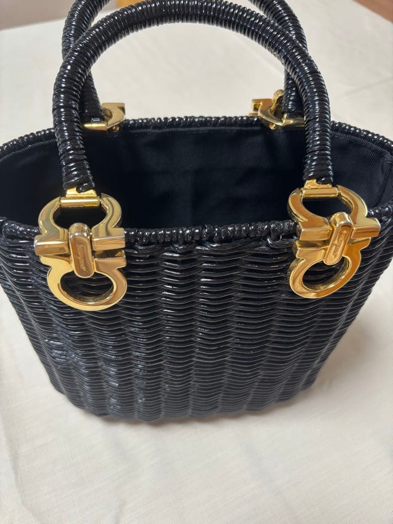 フェラガモ 夏のバッグ ビンテージ