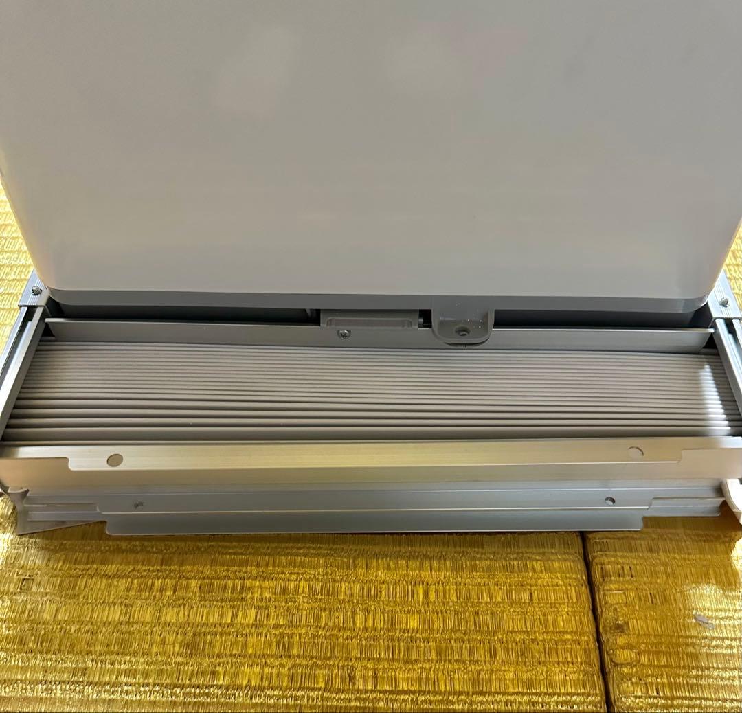 【美品】2023年製 コロナ 窓用エアコン ホワイト CW-F1623R