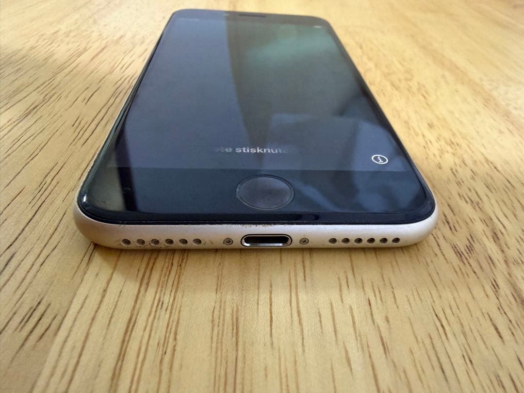 Apple iPhone SE 第3世代 本体 ホワイト 128GB