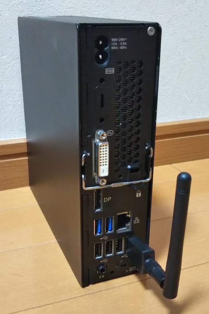 Fujitsu ミニPC Q558/V おまけ付き