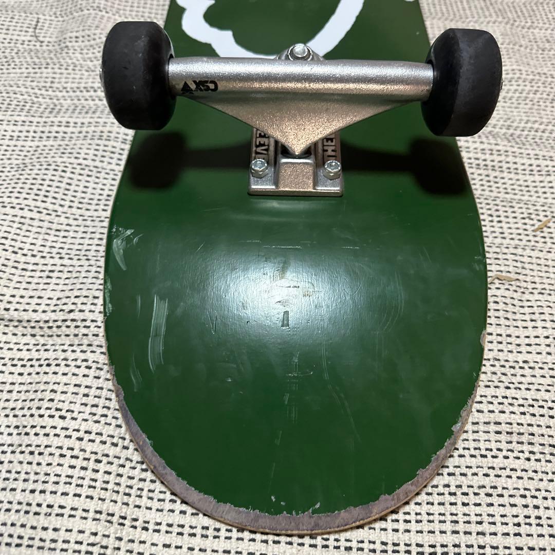 スケートボード　コンプリート　8インチ supremeステッカー