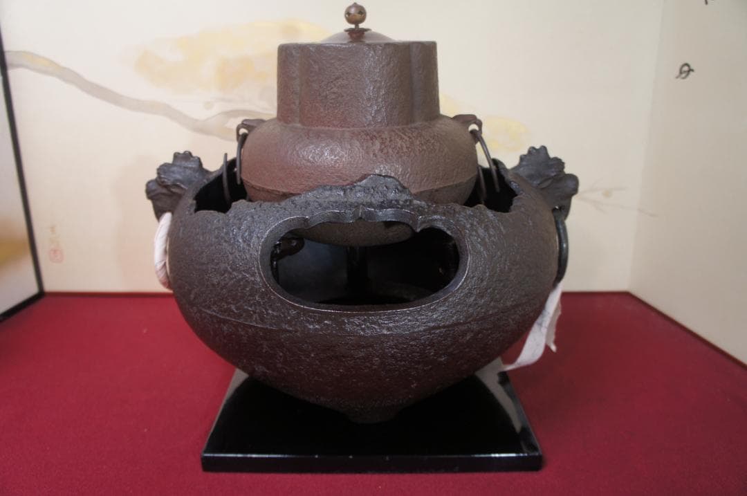 ☆美品 未使用 尾垂釜 やつれ(窶れ)風炉 欠風炉 五徳 車軸釜料込み