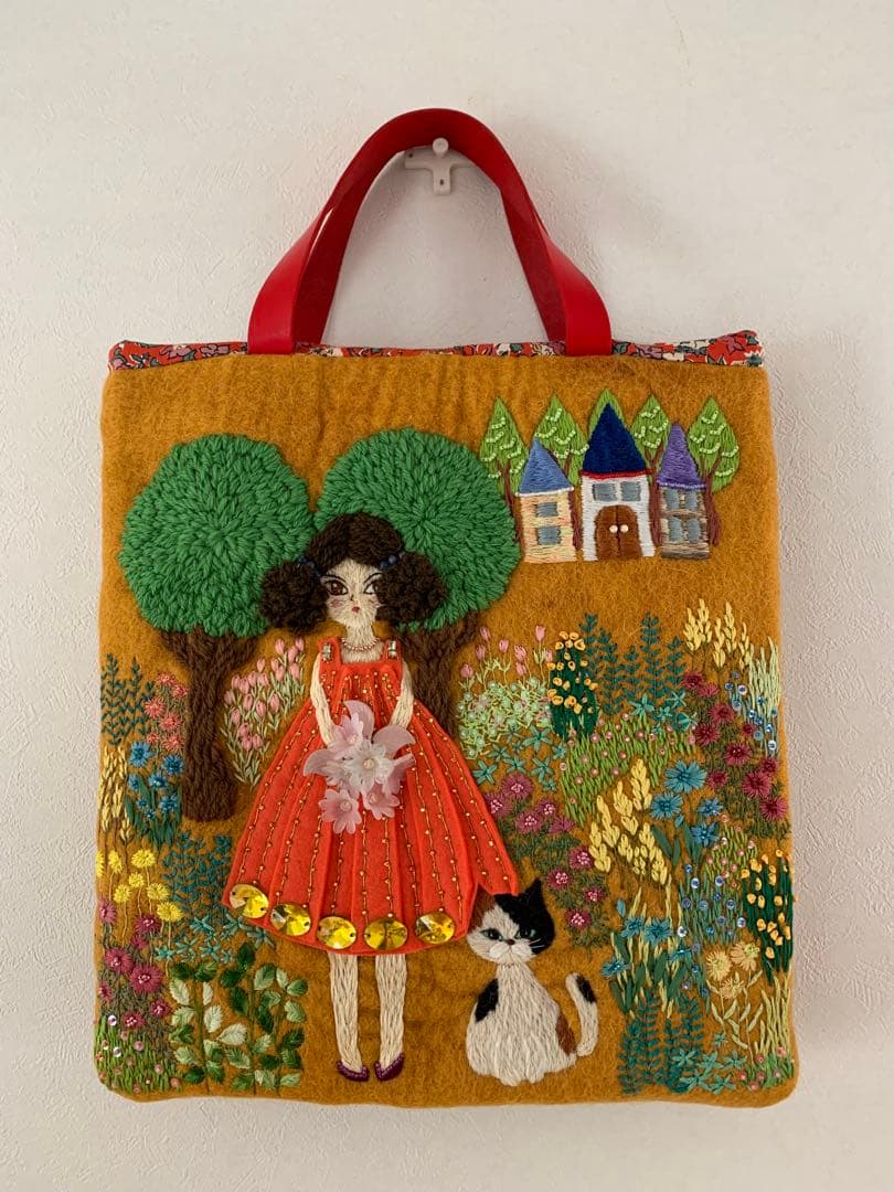 ナナ。三毛猫さんと私　羊毛フェルト生地のバッグ