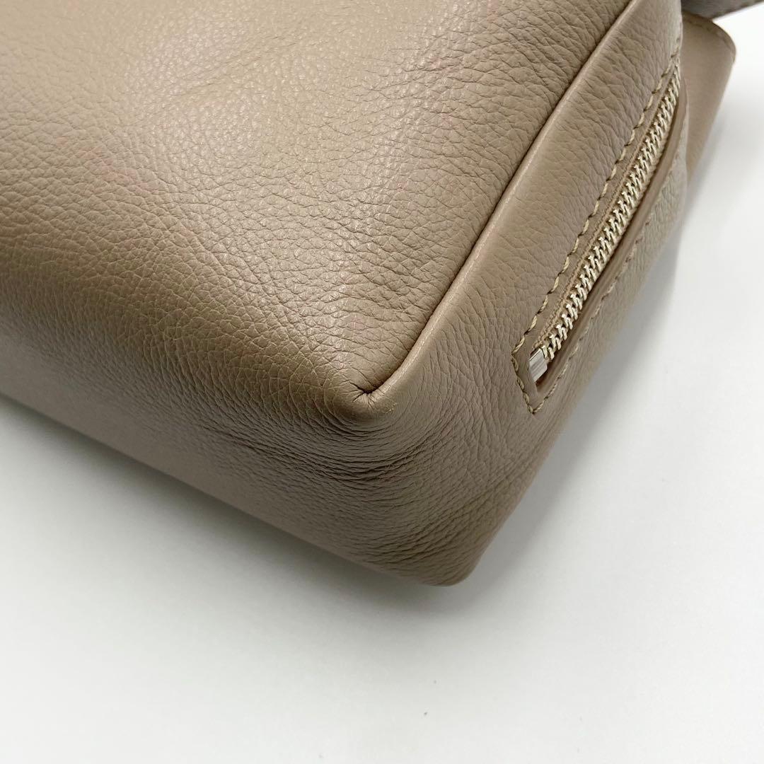 マザーハウス　ソラ　2ウェイショルダーバッグ　レザー　ベージュ　Mサイズ