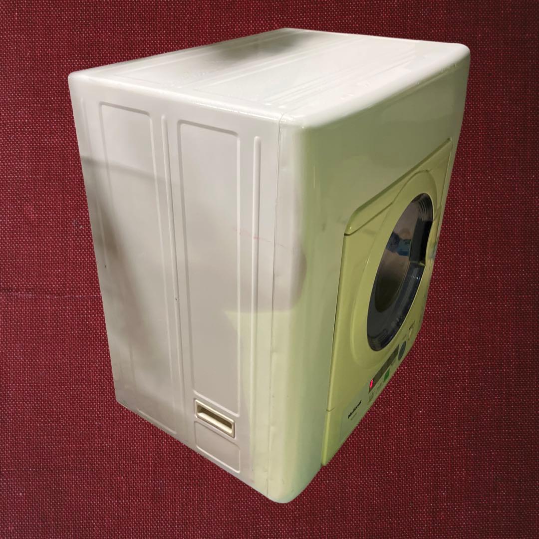 パナソニック　電気衣類乾燥機 　 NH-D502P。