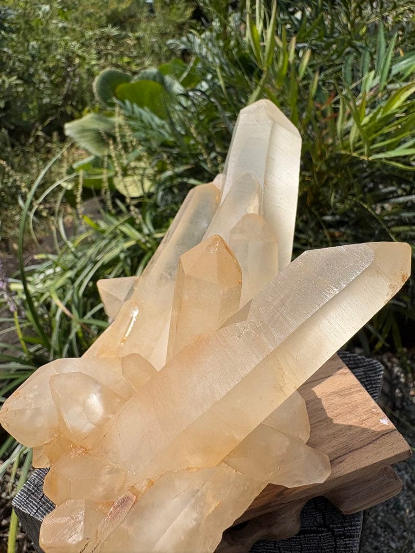 ❗️買い得❤️底岩無し　0.5kg 形良く　はいパワー　極みの逸品　クラスター　水晶