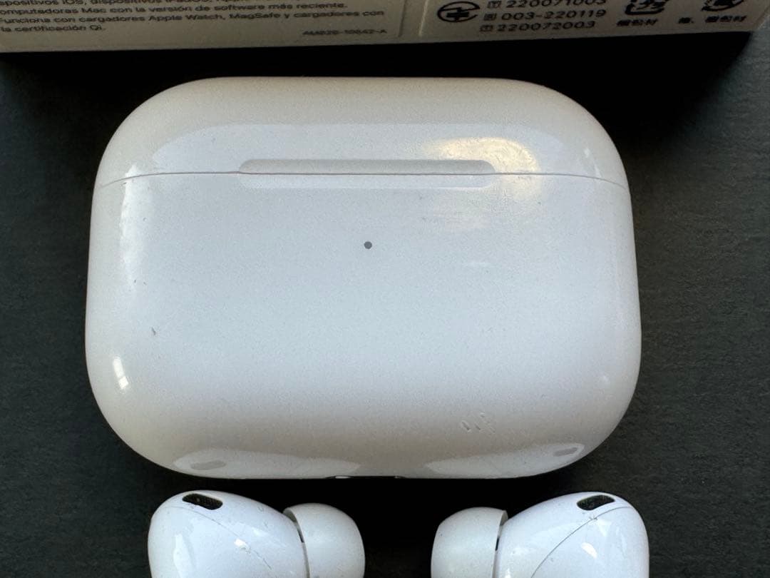AirPods Pro 2nd Generation 本体　オマケ付き