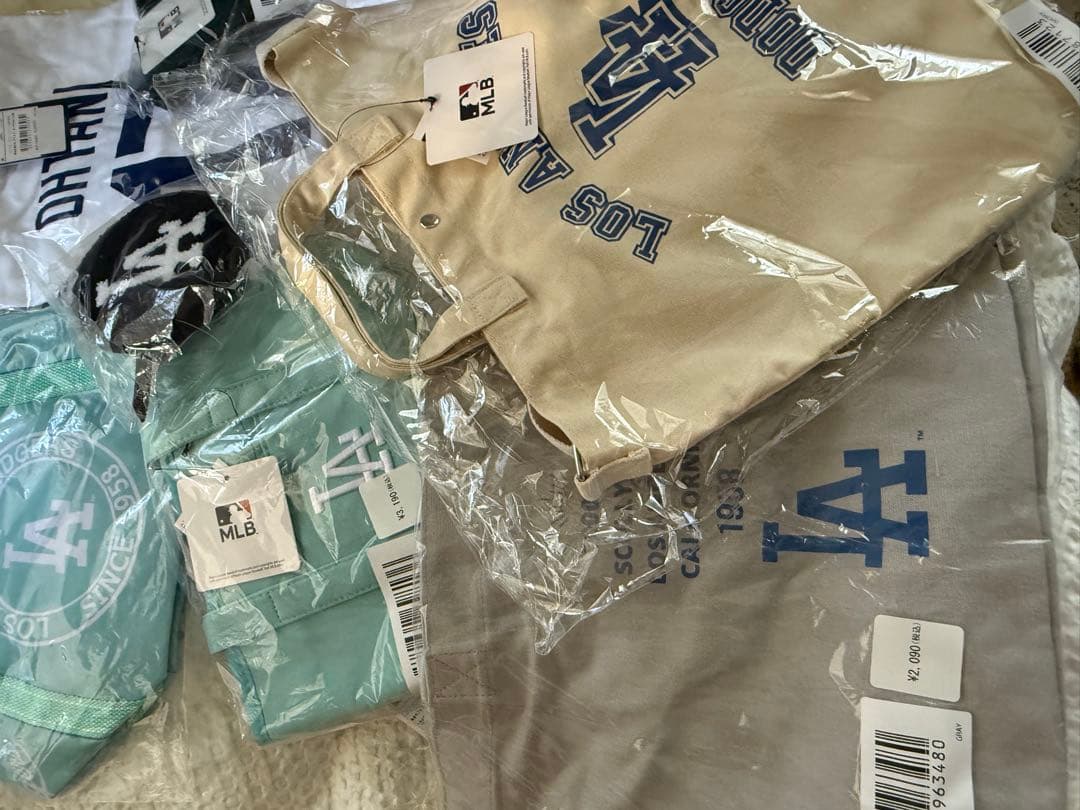 ドジャース　グッズ　大谷翔平 Tシャツ　トートバッグ　ポーチ