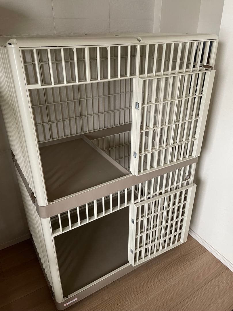 猫・犬用 プラスチック ケージ 二段 ベージュ アイリスオーヤマ コロコロ付き