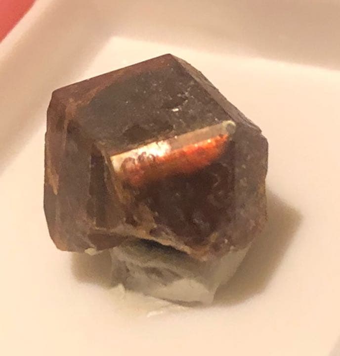 大粒単結晶　ネオンレインボーガーネット