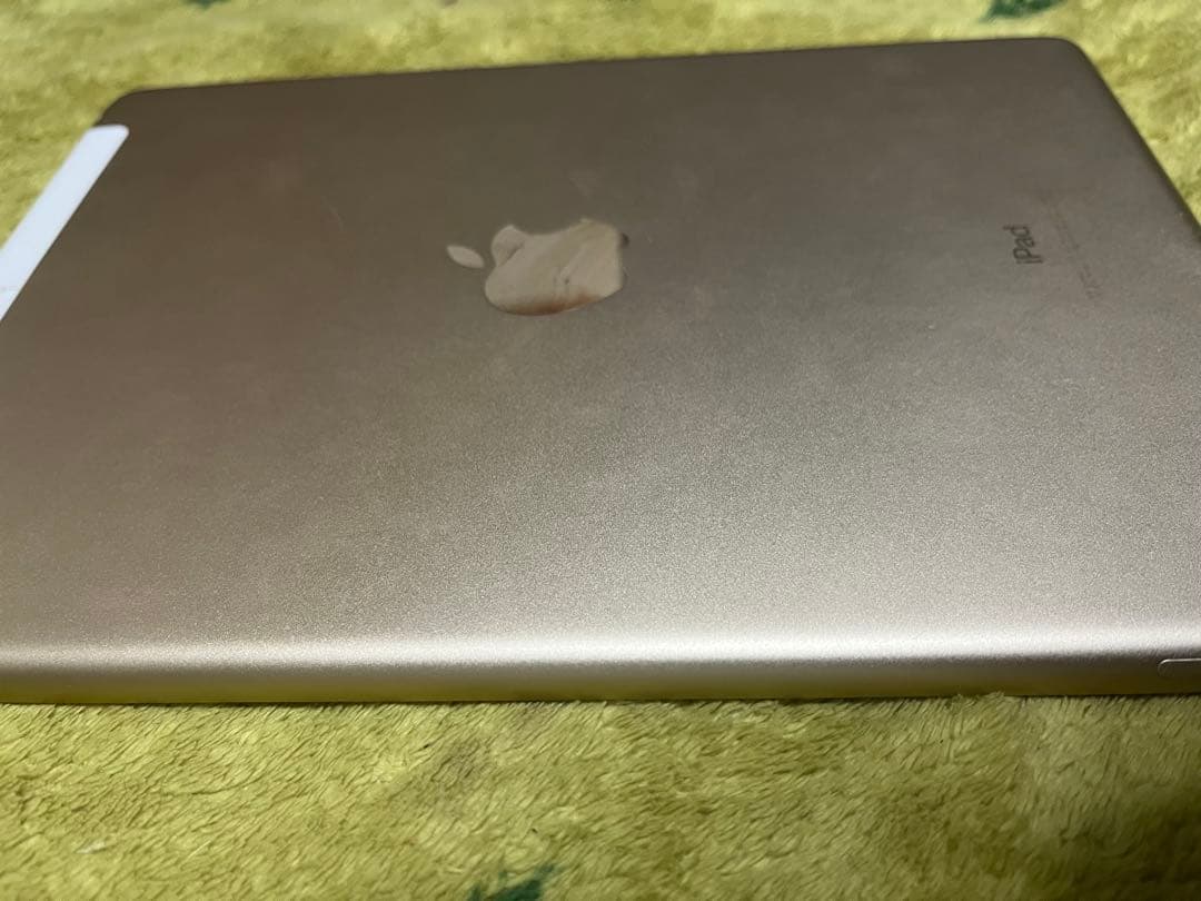 Apple iPad ゴールド　第5世代