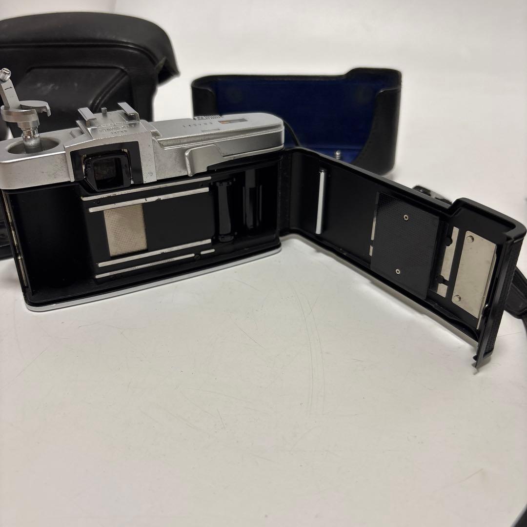 d*7様 Olympus Pen FT /Zuiko 40mm f1.4/ストロ