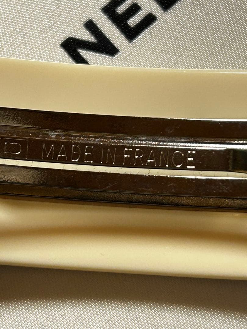 シャネル ロゴ バレッタ 髪留め ヘアアクセ 99P A12072 白黒