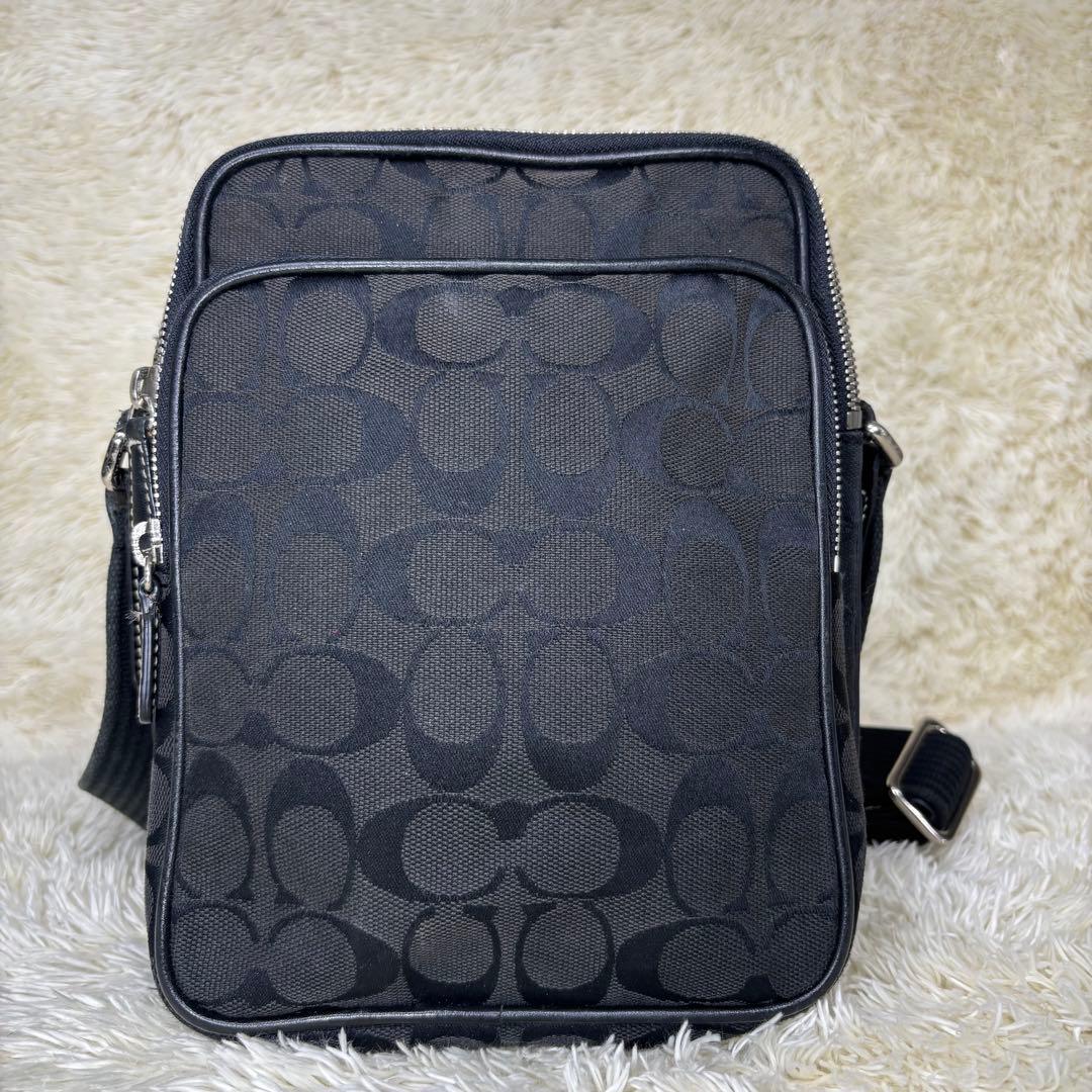【美品】COACH　シグネチャー　ショルダーバッグ　斜め掛け　ブラック　4270